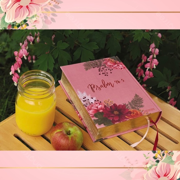 Pink Floral Holy Bible Red Letter NIV - Picture 4 of 8